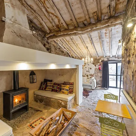 Cozy Fraga Country Escape *